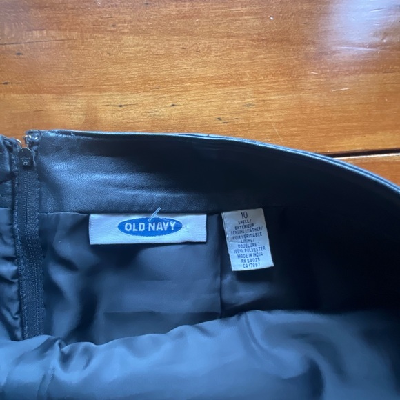 Vintage Leather Miniskirt (size 10) - Picture 3 of 3